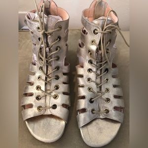 Stuart Weitzman Gold Metallic Gladiator Sandals